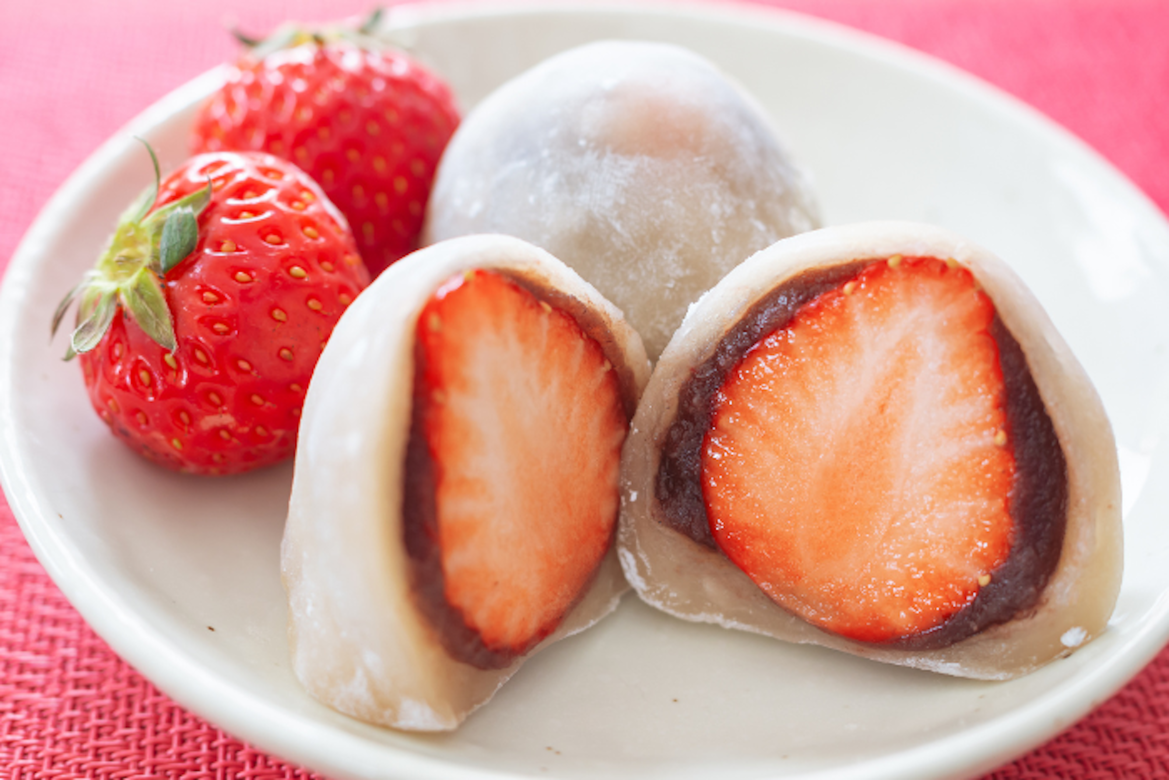 Süße Erdbeer-Mochi (いちご餅): Signaturdessert aus Japan