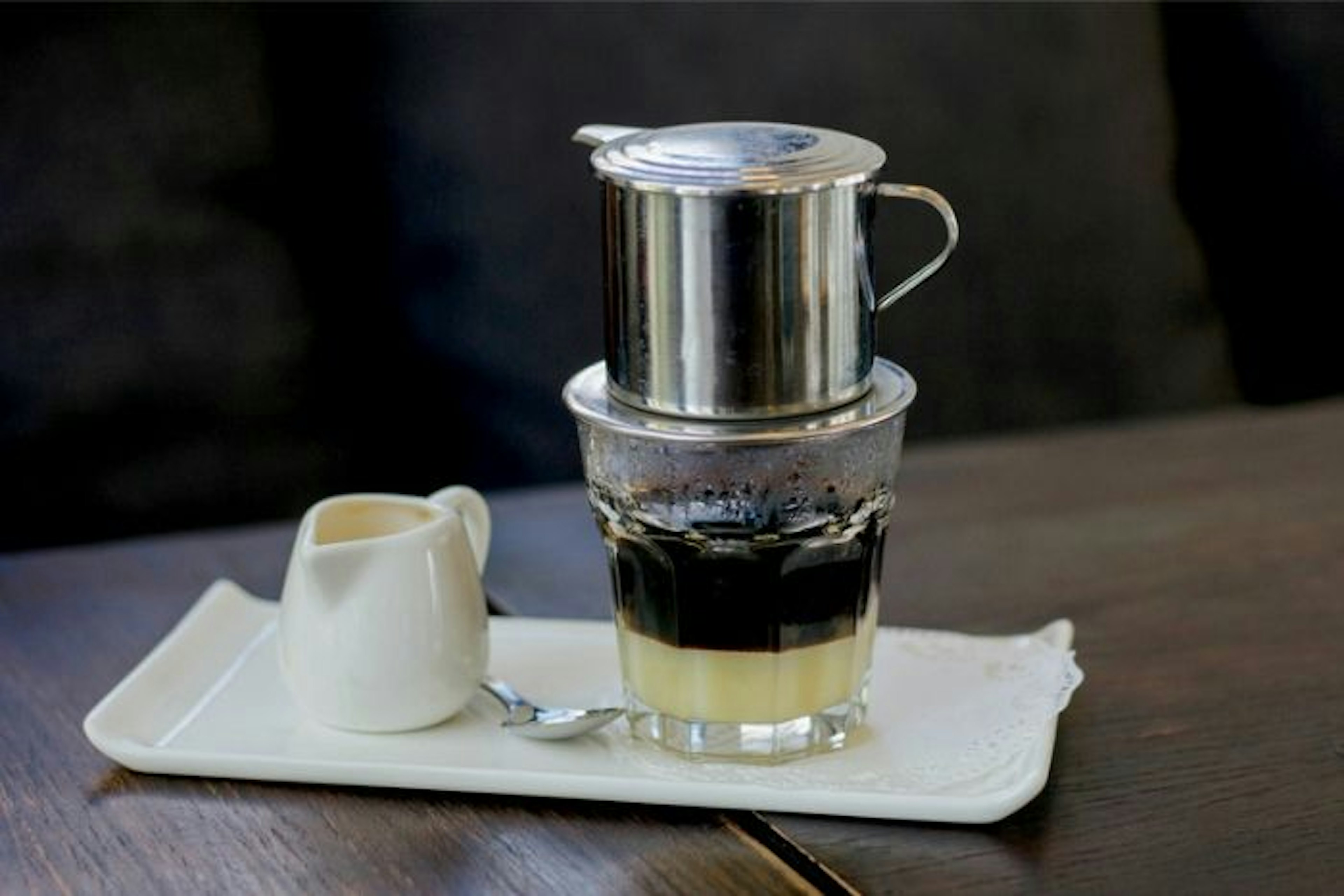 Vietnamesischer Kaffee mit gezuckerter Kondensmilch